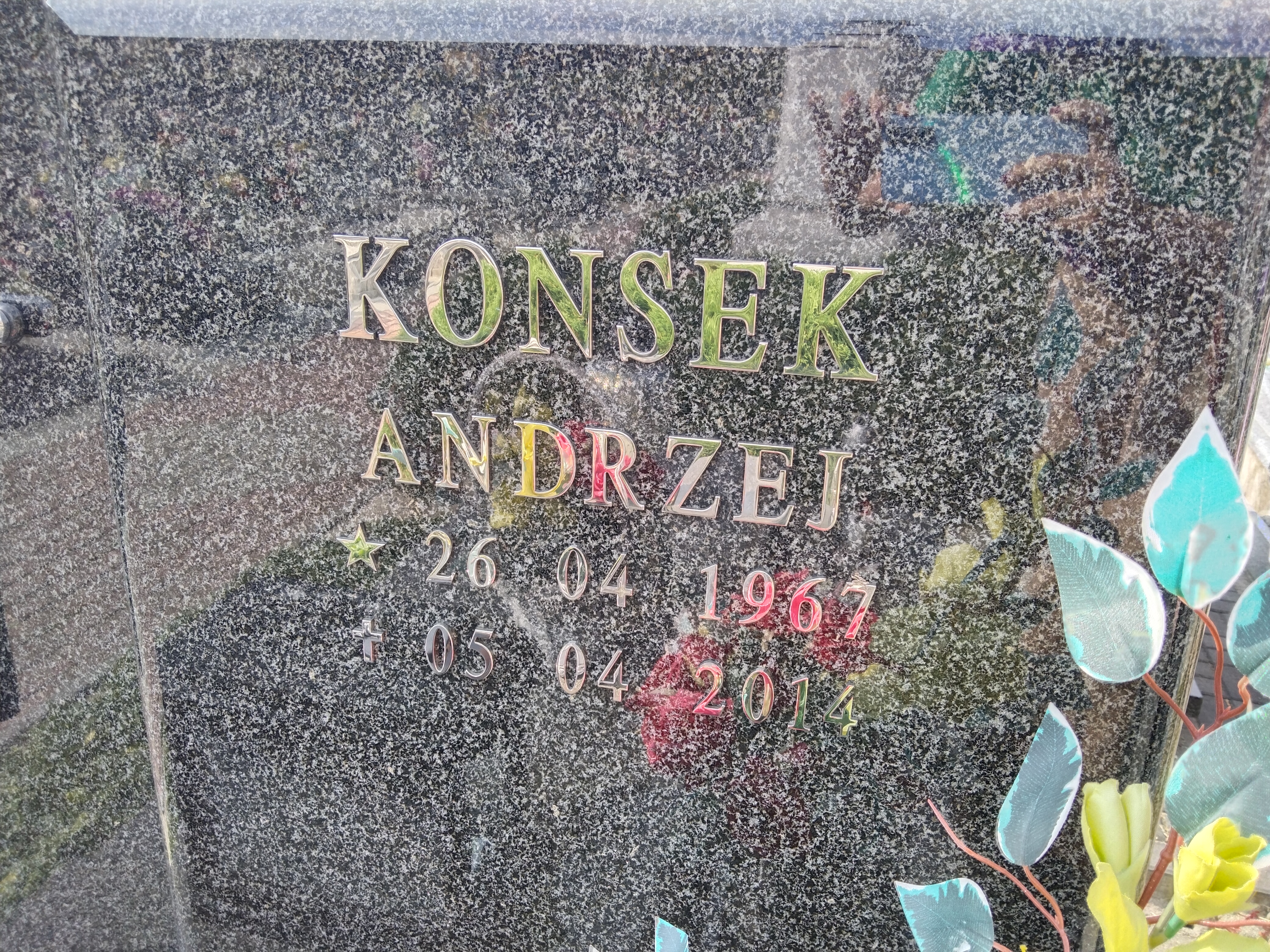 Andrzej Konsek 1967 Krzyżowice - Grobonet - Wyszukiwarka osób pochowanych